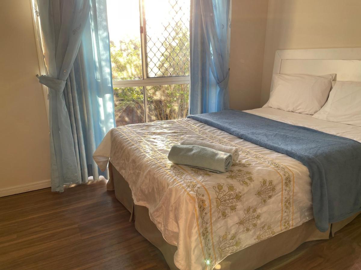 Theme Parks Amituofo Homestay Gold Coast Kültér fotó