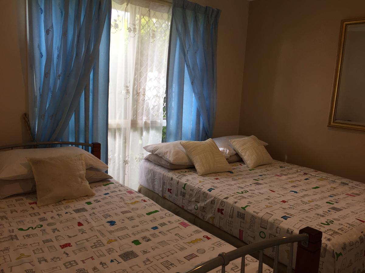 Theme Parks Amituofo Homestay Gold Coast Kültér fotó